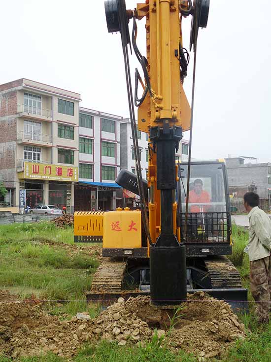 草莓视频18污建筑机械厂履带式草莓APP色版下载施工中